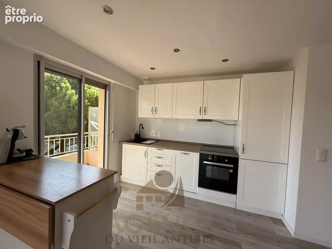 Antibes – 3 pièces 62 m² – 24 m² d’extérieurs – rénové – dernier étage – triple exposition – parking & cave - photo 4