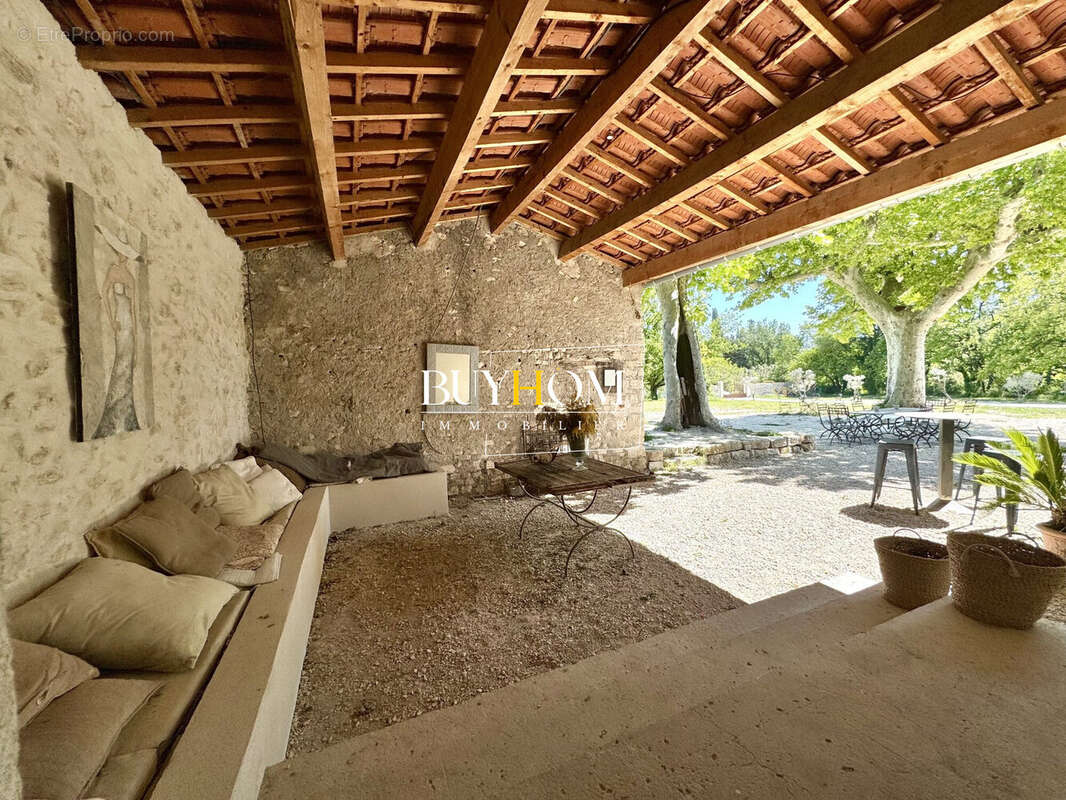 Maison à L&#039;ISLE-SUR-LA-SORGUE