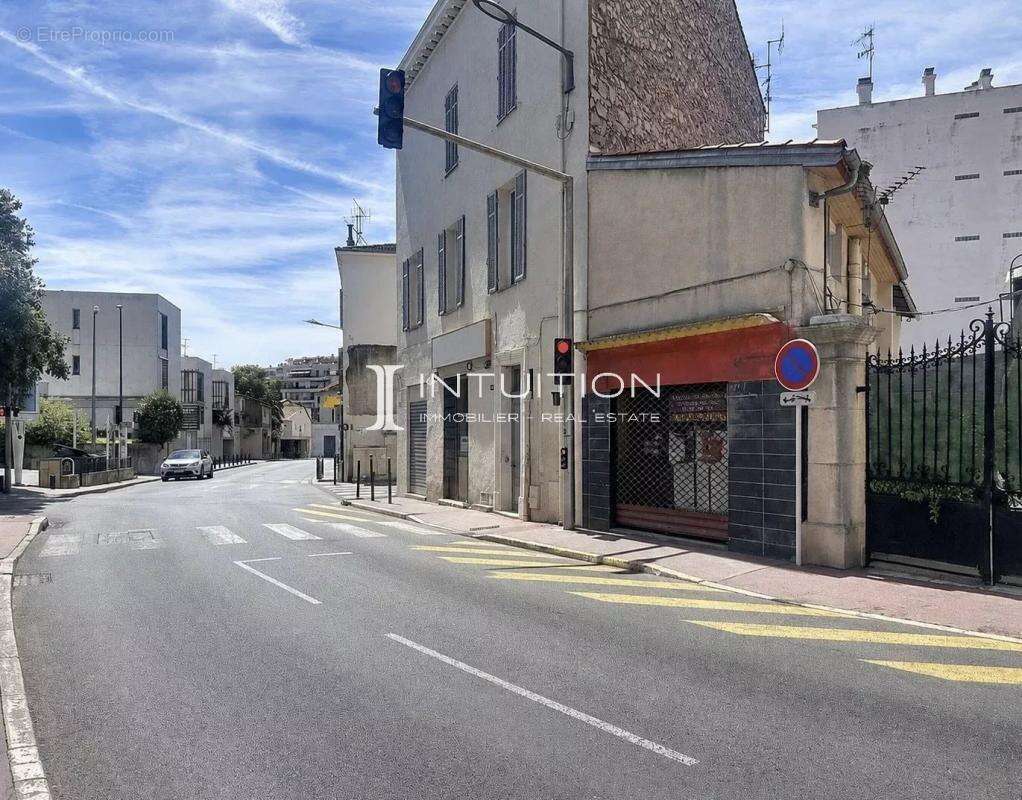 Cannes - République : maison de ville avec local commercial et appartement - photo 5