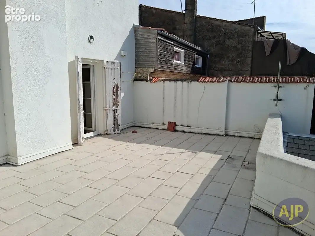 Un immeuble de rapport à Pauillac - photo 10