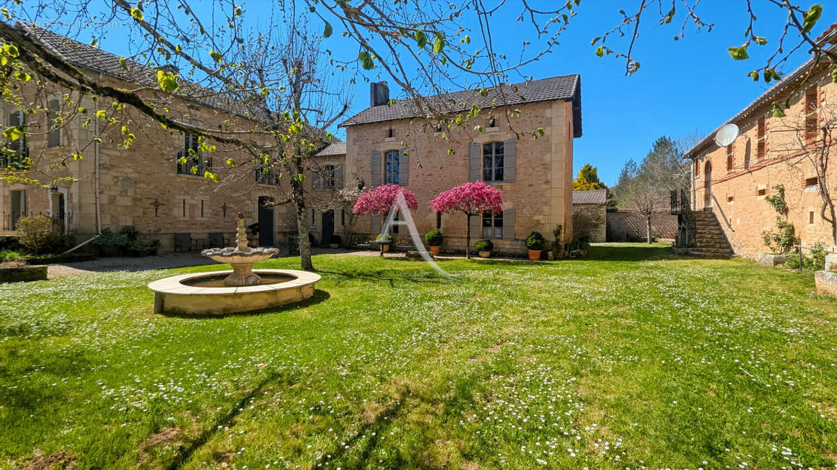 Maison à SAINT-FRONT-SUR-LEMANCE