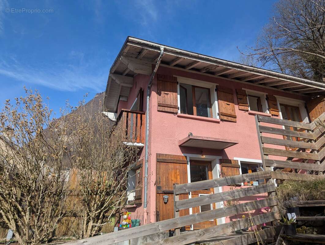 Maison à TANINGES