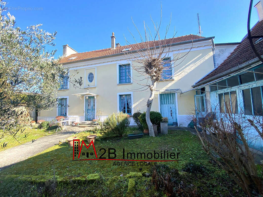 Maison à MONTEVRAIN