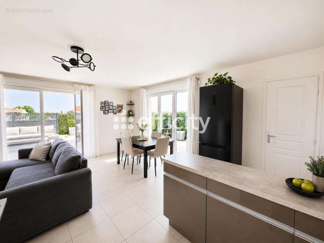 Appartement à MANDELIEU-LA-NAPOULE