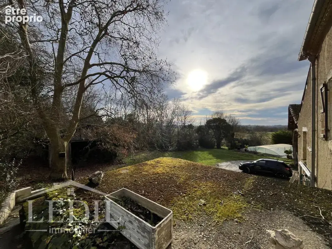 Maison de village av dépendances, piscine, terrain - photo 3
