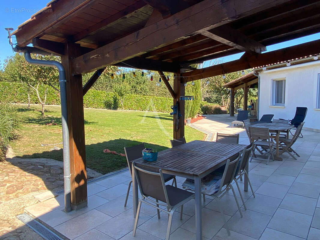 Maison à LAGUEPIE
