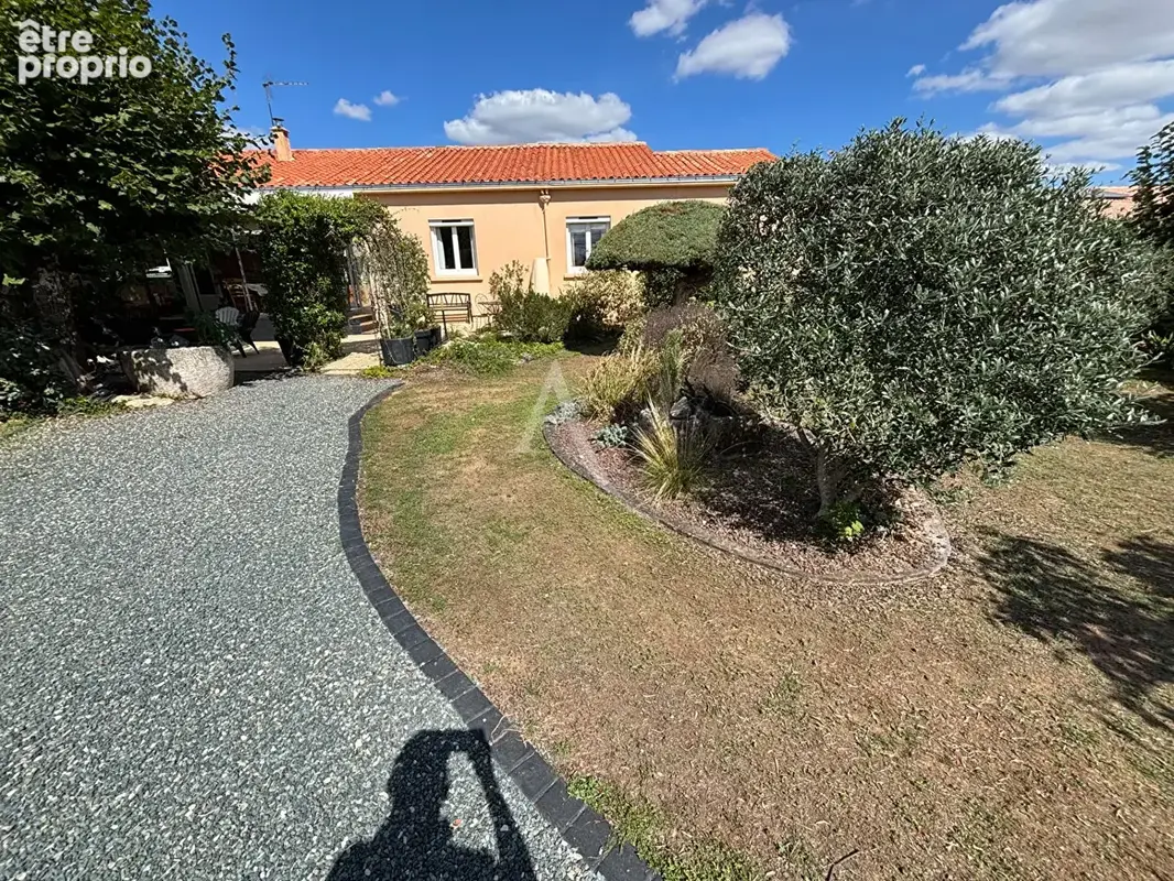 Photo Maison à Fontenay-Le-Comte au prix de 255 200€