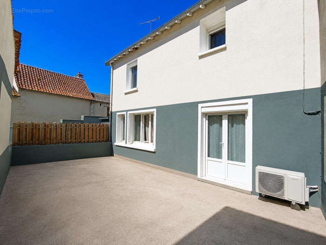Appartement à LENCLOITRE