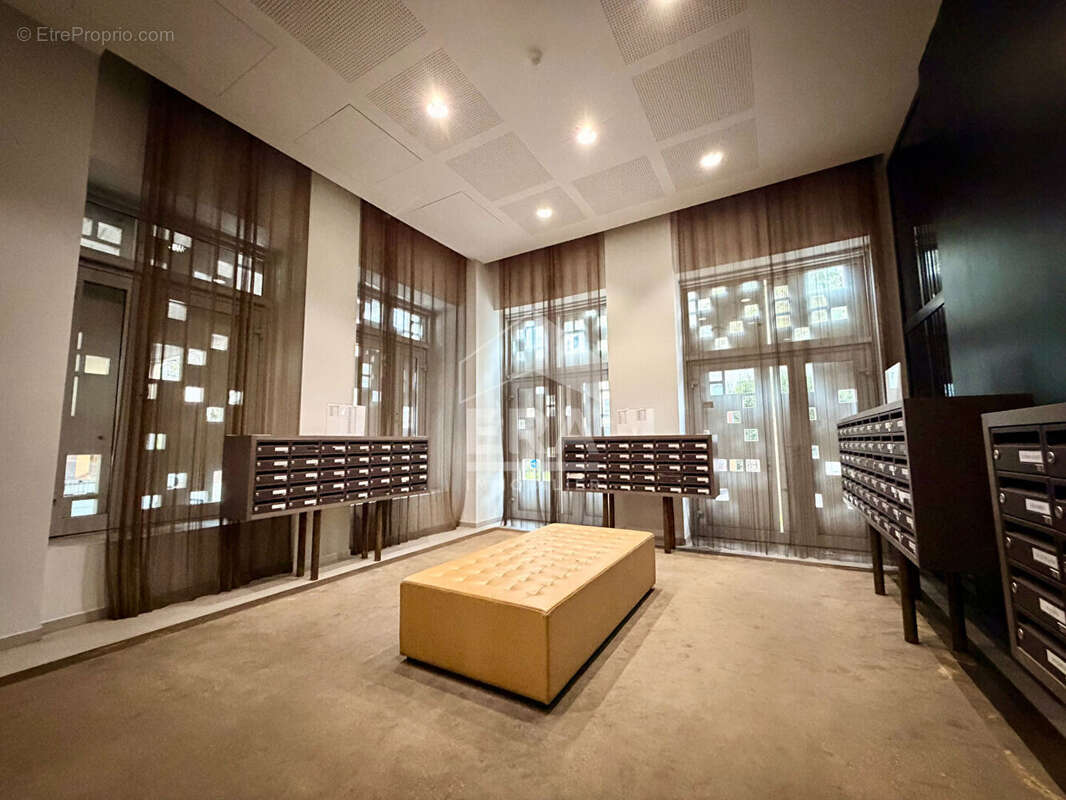 Appartement à COURBEVOIE