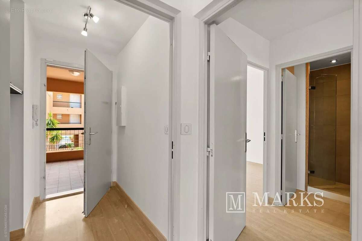 Appartement spacieux de trois chambres avec vue mer - photo 3