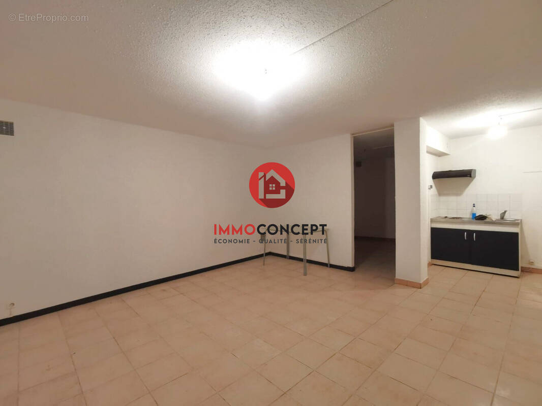 Appartement à BAGNOLS-SUR-CEZE