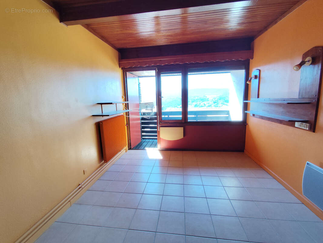 Appartement à MURAT-LE-QUAIRE
