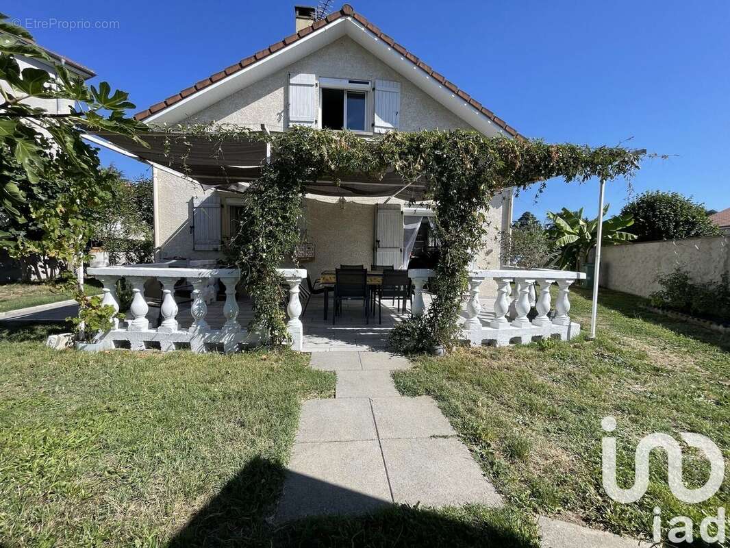 Photo 3 - Maison à RIVES