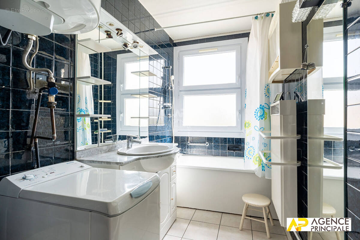 Appartement à LE MESNIL-LE-ROI
