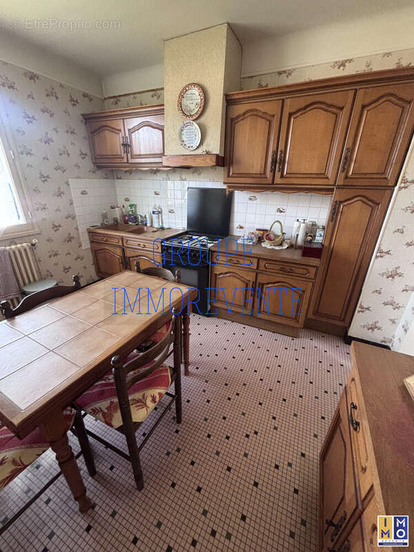 Maison à LA CHAPELLE-SAINT-URSIN
