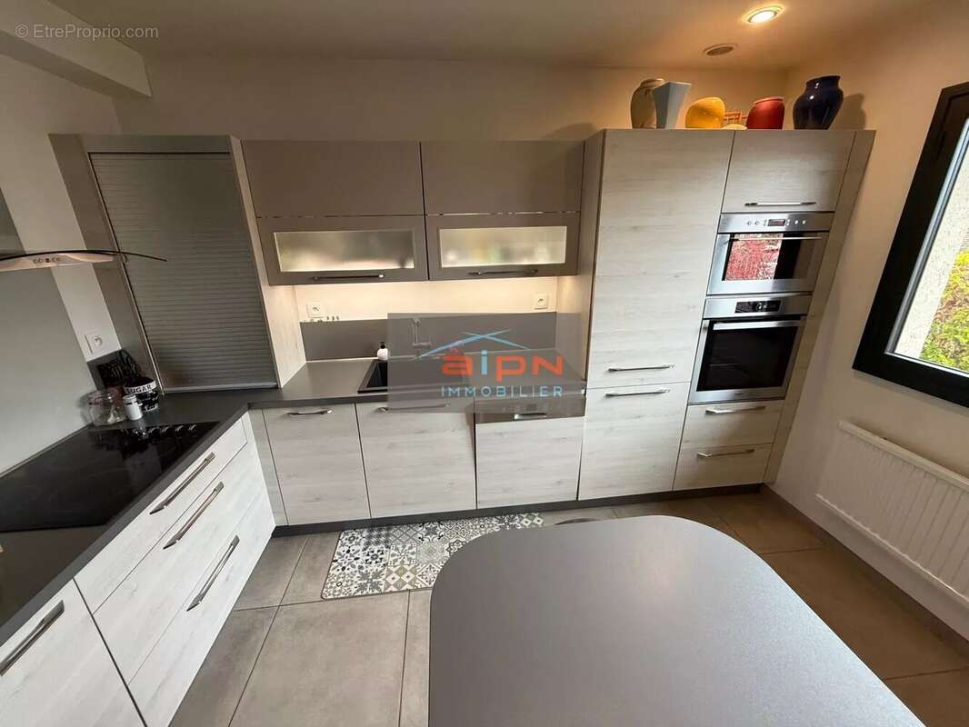 Maison à SAINT-ETIENNE-DU-ROUVRAY