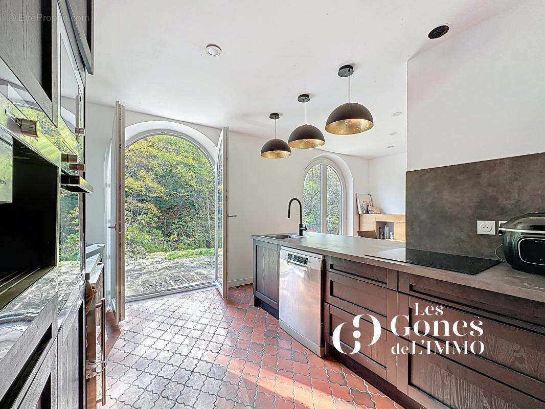 Maison à TASSIN-LA-DEMI-LUNE