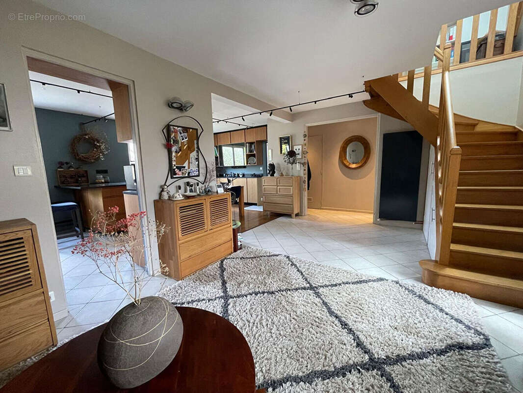 Maison individuelle 5 chambres, DPE B, suite parentale - photo 3