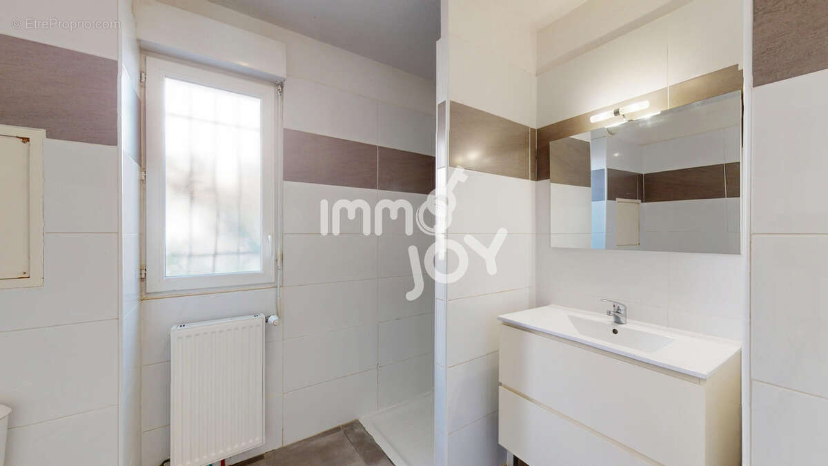 Appartement à SAUVIAN