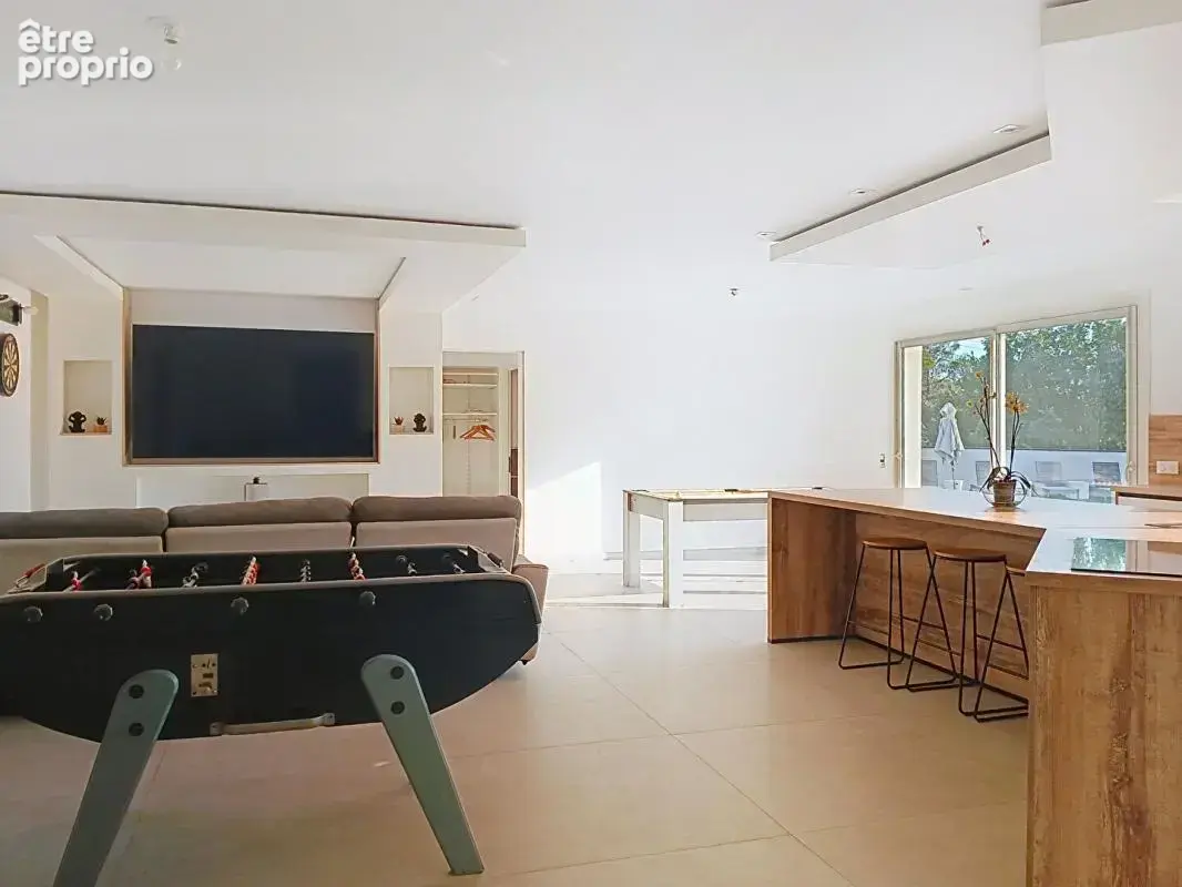 Villa T6 avec piscine et terrain de 1241m² - Sainte-Anastasie-Sur-Issole - photo 5
