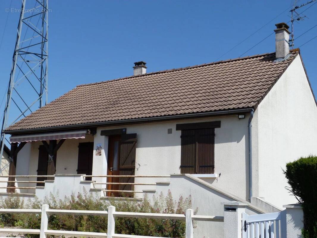 Maison à MEHUN-SUR-YEVRE
