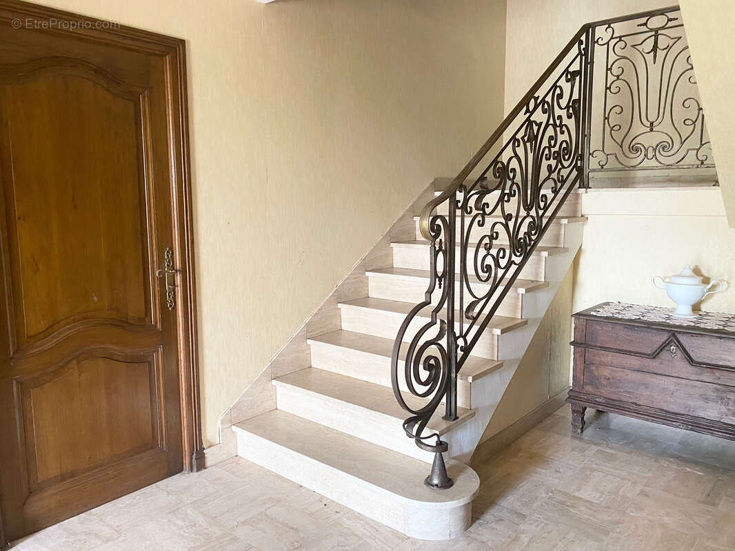 Maison à SAINT-PANTALEON-DE-LARCHE