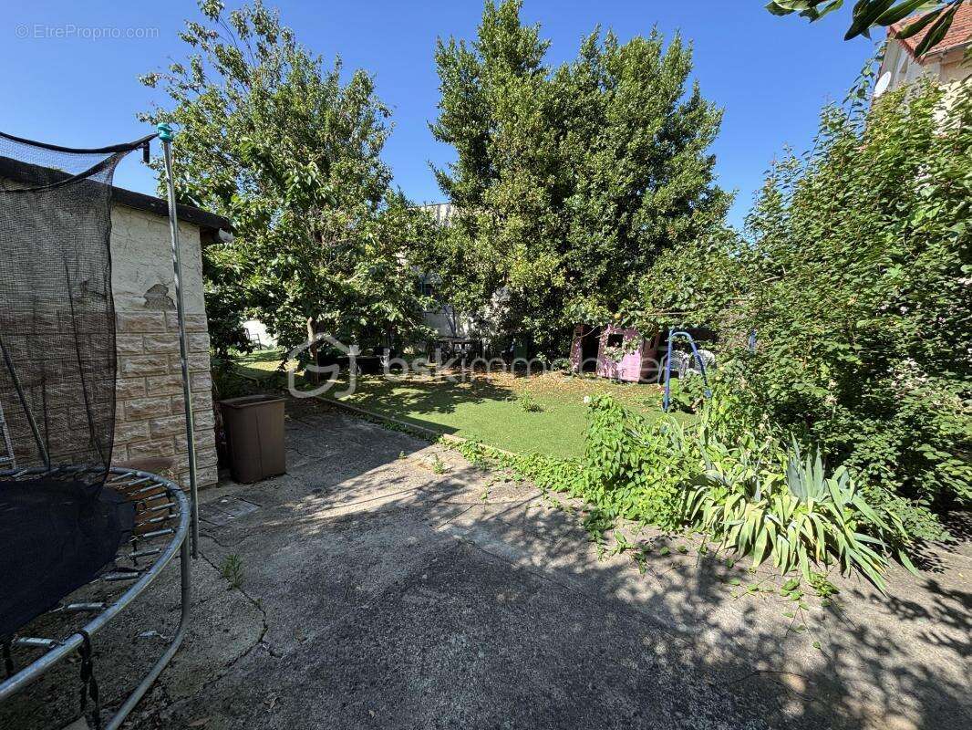 Maison à PARAY-VIEILLE-POSTE