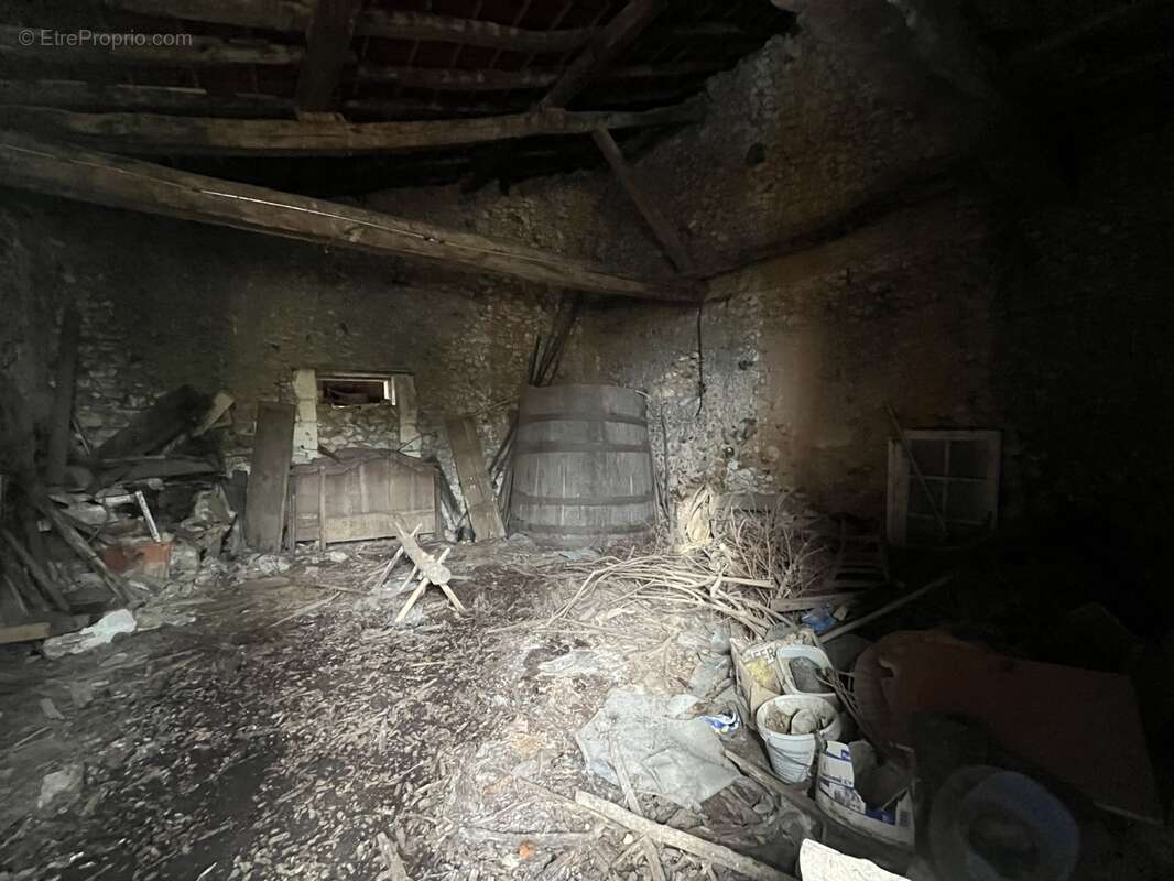 Maison 521 m² à Leguillac-De-L'auche  - photo 314