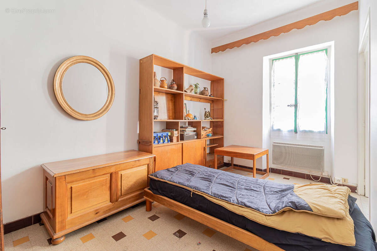 Appartement à MARSEILLE-1E