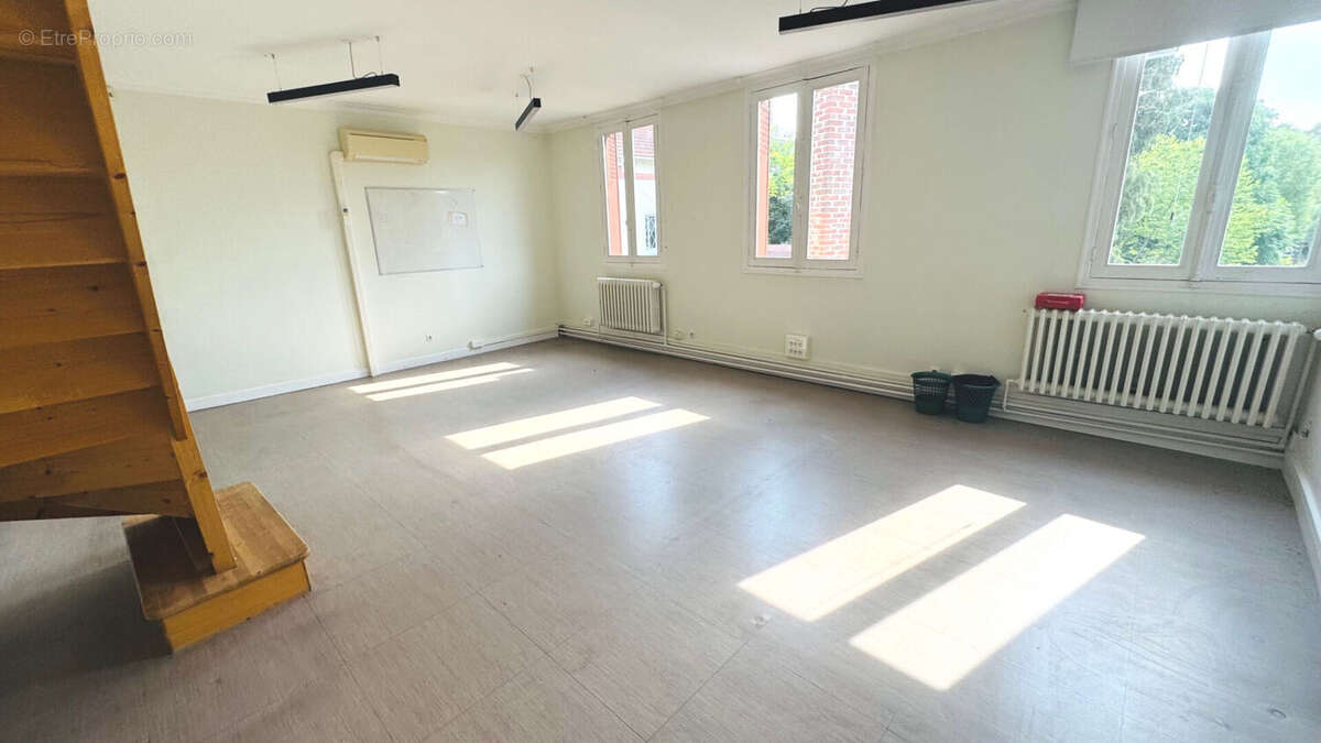 Appartement à EZANVILLE