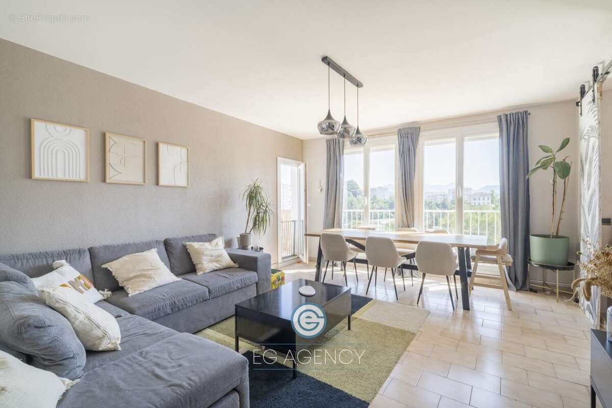 Appartement à MARSEILLE-10E