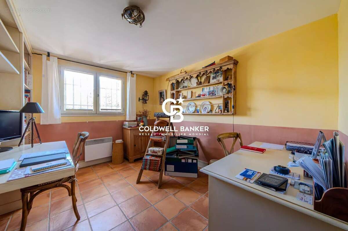 Maison à VAILHAUQUES