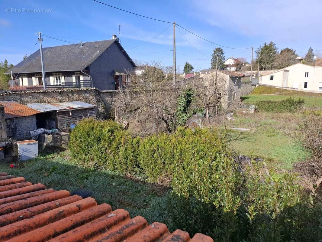 Maison à CHEF-BOUTONNE