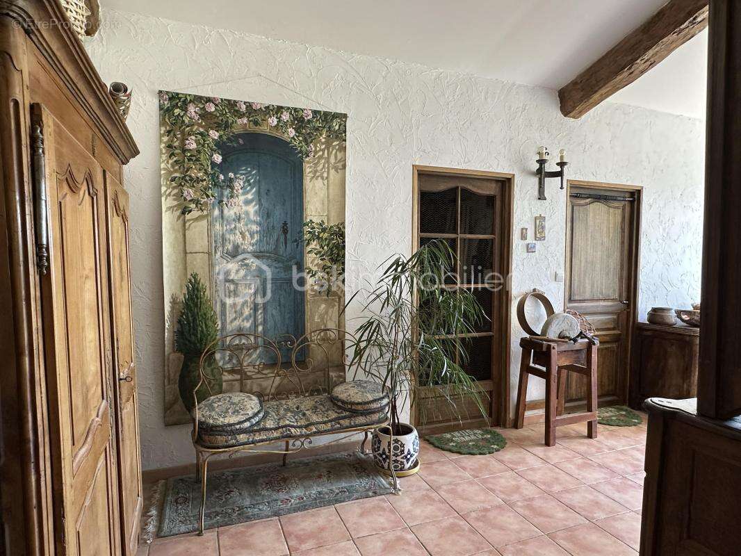 Elegante toulousaine de caractere - photo 2