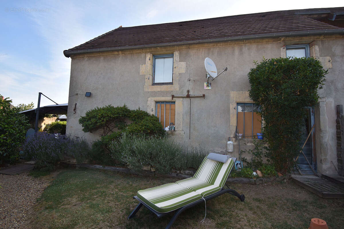 Maison à VARENNES-VAUZELLES