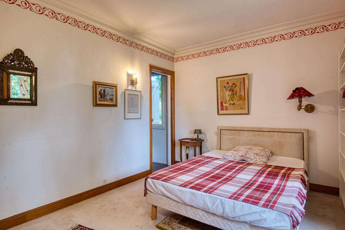 Maison Saint Fiacre Sur Maine 8 pièce(s) 157 m² sur une parcelle de  plus de 1100 m² - photo 9