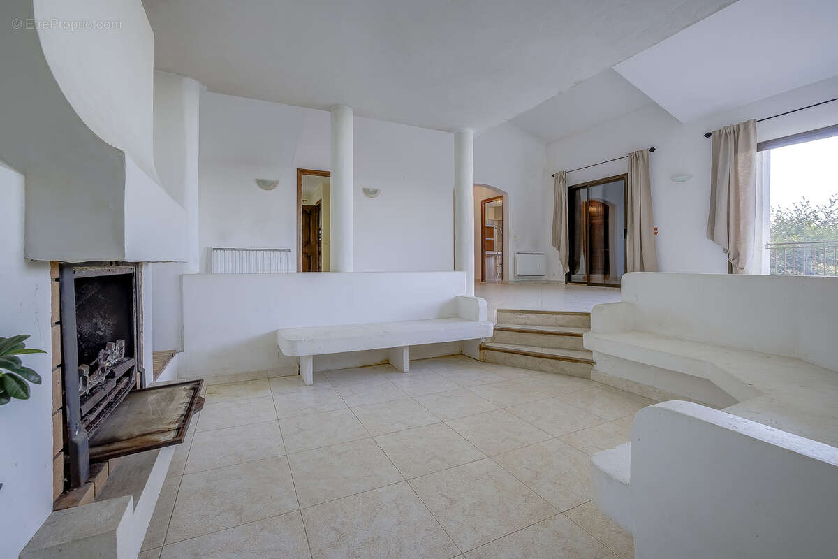 Maison à MANDELIEU-LA-NAPOULE