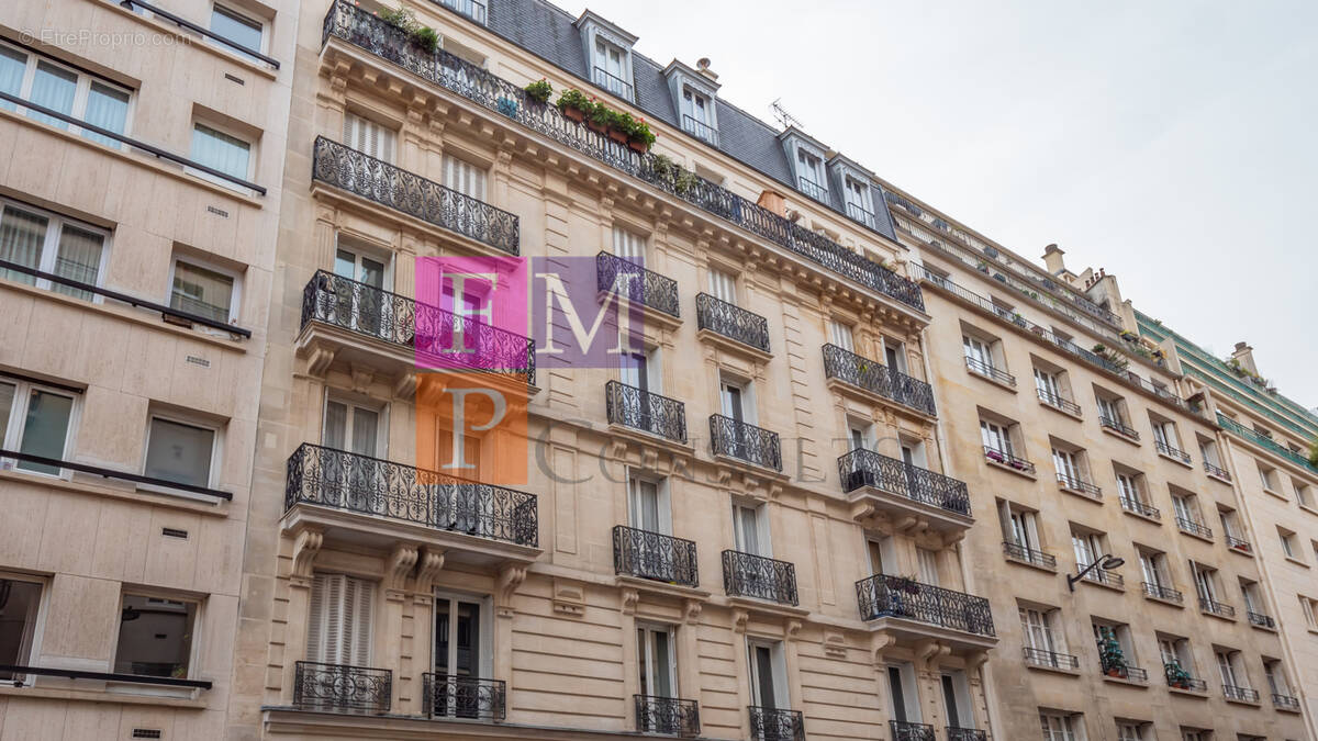 Parking à PARIS-12E