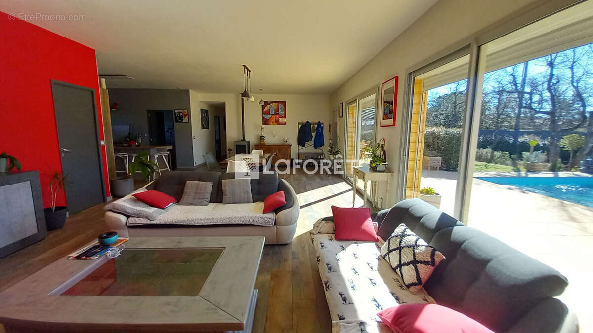 Maison à SAINT-SATURNIN-LES-APT