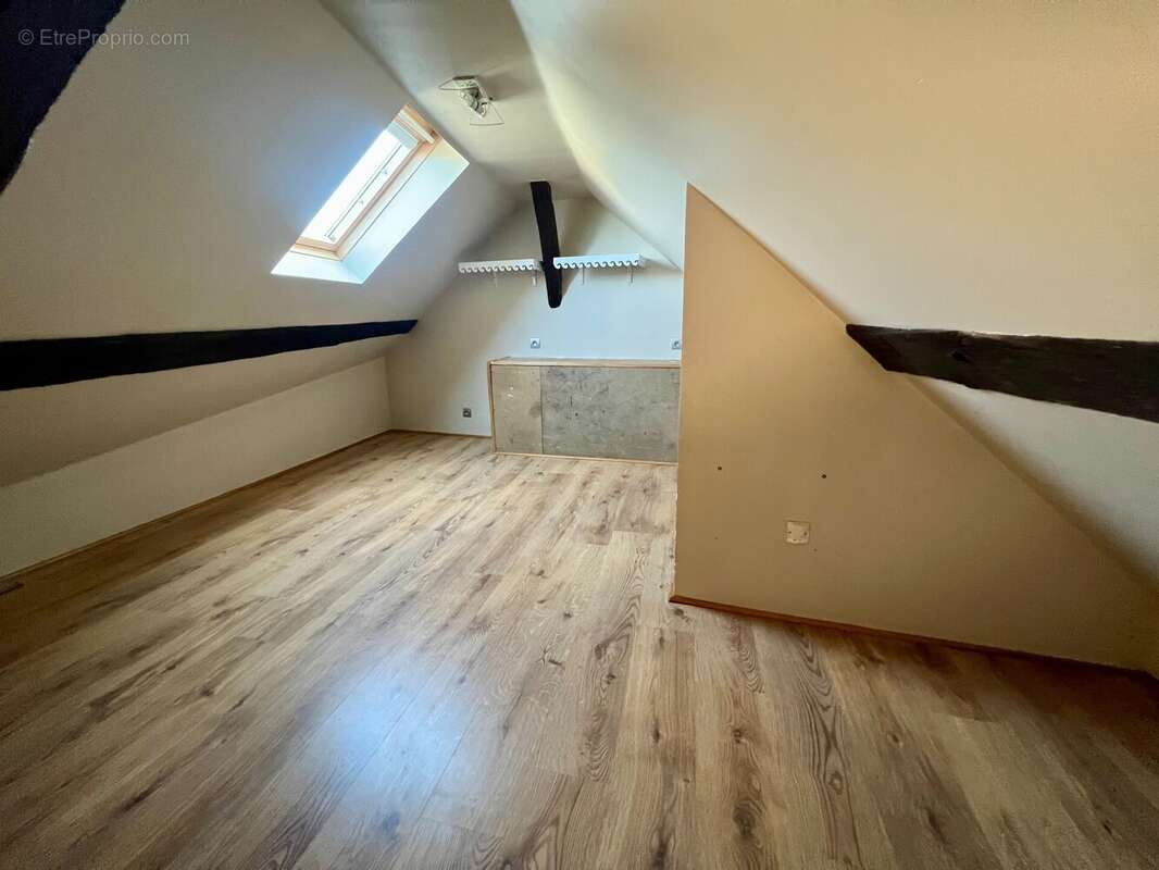 Appartement à BRUYERES-LE-CHATEL