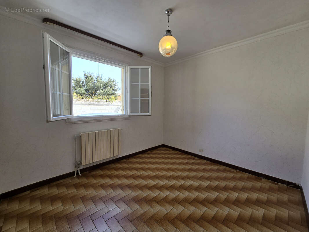 Maison à SORGUES