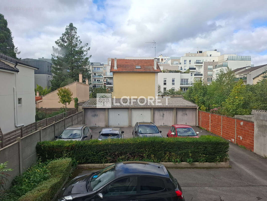 Appartement à LES PAVILLONS-SOUS-BOIS