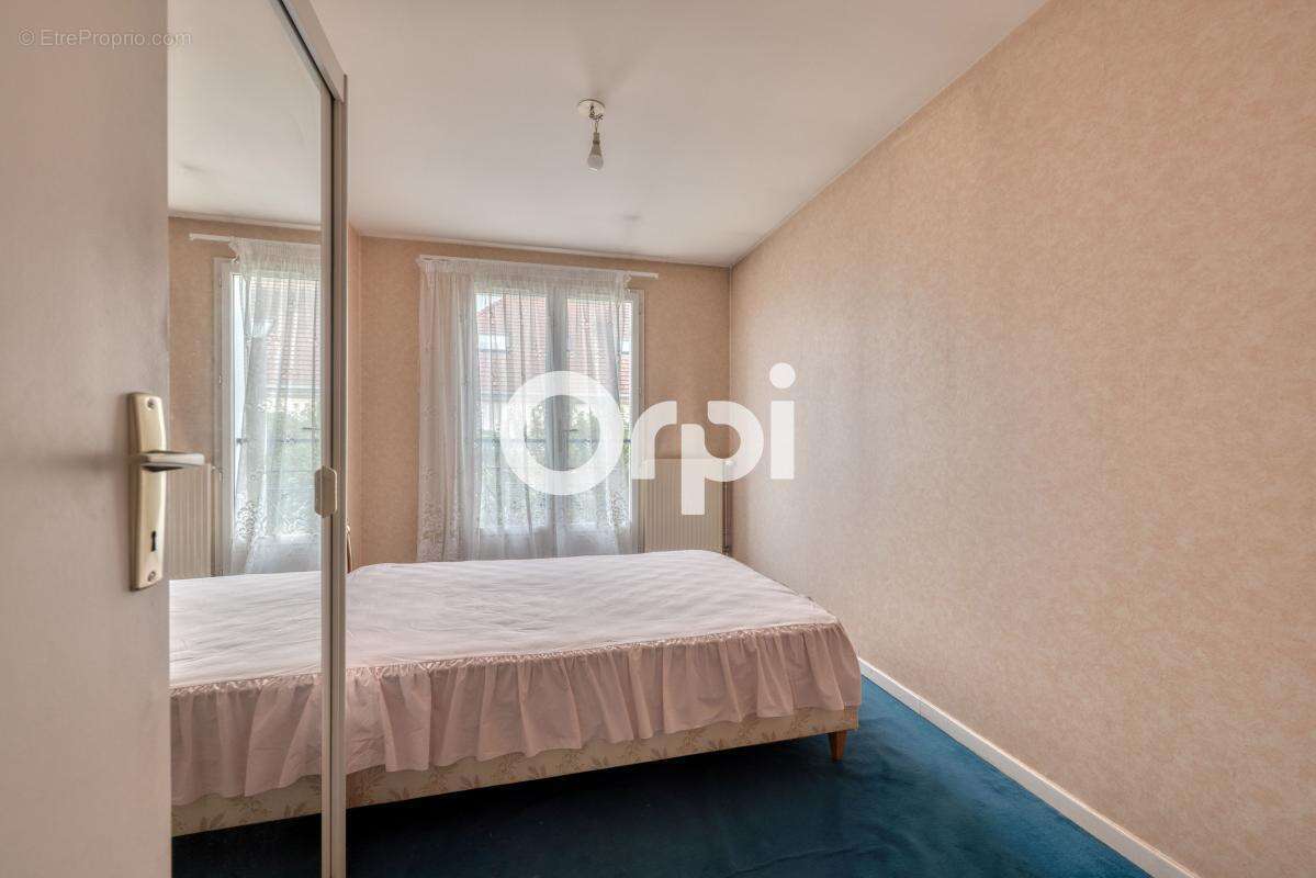 Maison à BUSSY-SAINT-GEORGES