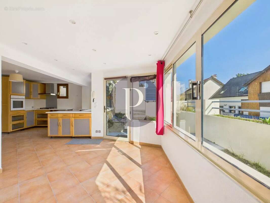 Maison à LE PLESSIS-ROBINSON