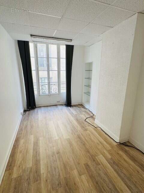 Commerce à PARIS-10E