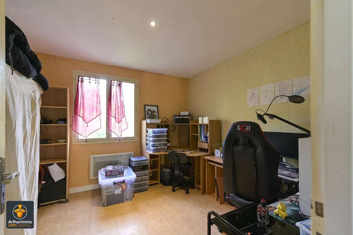 Maison à FRONTENAY-ROHAN-ROHAN