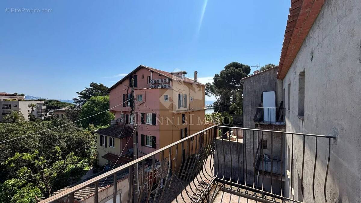 Appartement à MANDELIEU-LA-NAPOULE