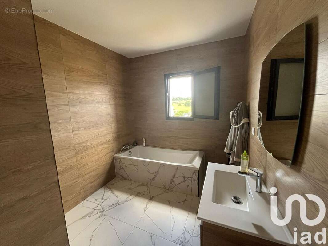 Photo 7 - Maison à LA CHAPELLE-JANSON