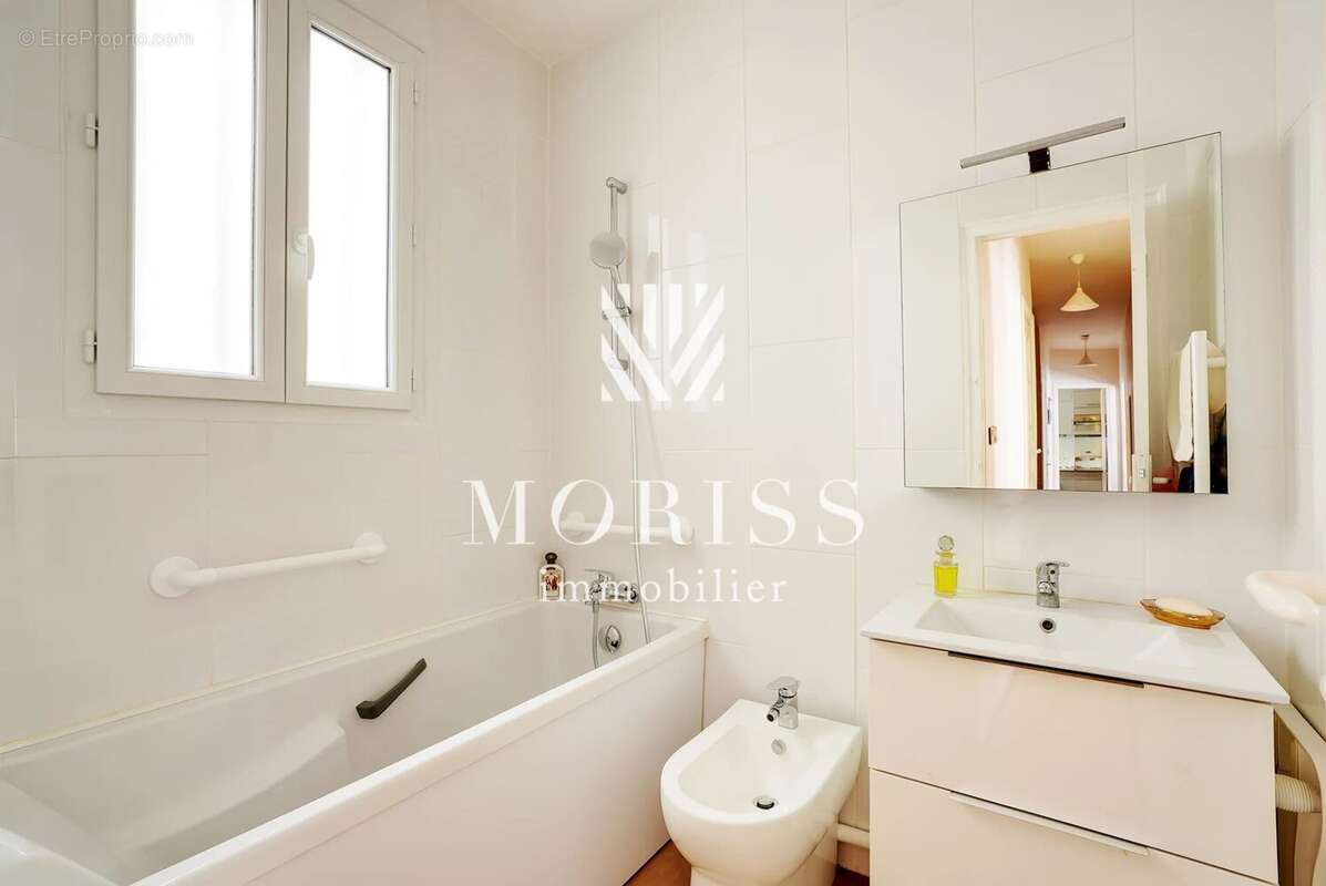 Appartement à PARIS-18E