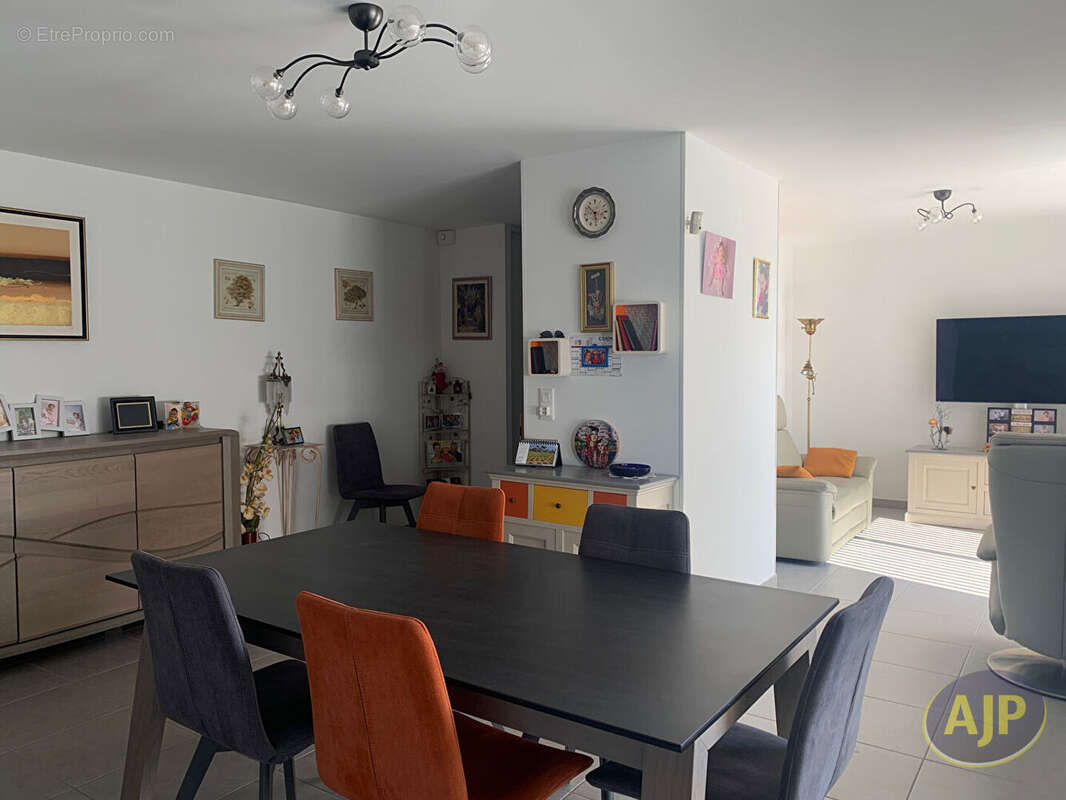 ST SEBASTIEN, T5 105 m² et 2 Garages - photo 5